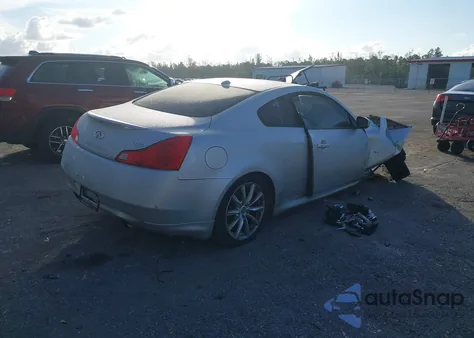 2014 Infiniti Q60 z USA, uszkodzony, nr VIN JN1CV6ELXEM131542